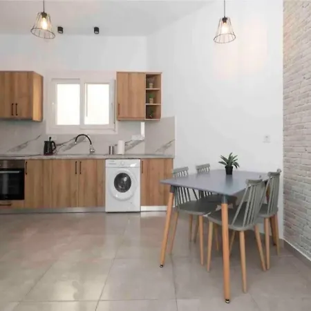 Mimikas Apartman Pülosz