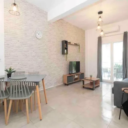 Mimikas Apartman *